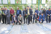 گلباران مزار مطهر شهدای اراک در آئینی باشکوه؛ جامعه کار و تولید با شهدای حماسه پنجم مرداد تجدید میثاق کرد