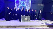هدیه دختران مسجد رسول اکرم(ص) جنت‌آباد شمالی به رهبر شهید