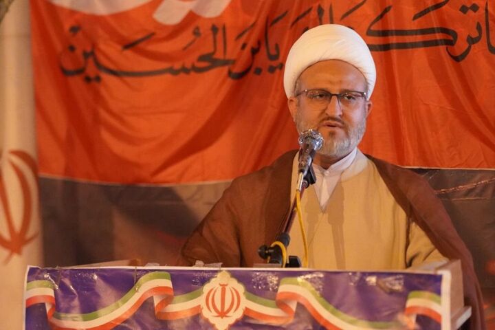 ائمه جمعه محور هدایت فرهنگی جامعه هستند/مسئولان در موضوع مذاکره با آمریکا با تدبیر عمل کنند