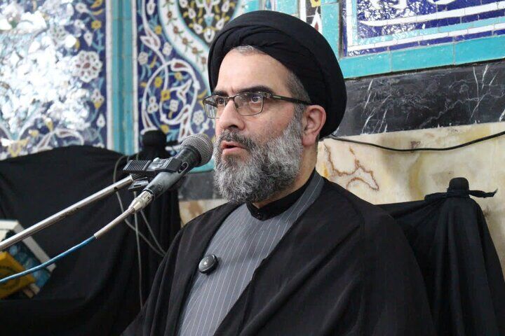 راه «رهبر شهید» با وحدت و انسجام ملت ایران ادامه دارد