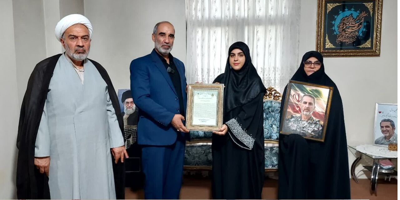 دیدار فرمانده نیروی زمینی ارتش با خانواده شهدا و جانبازان جنگ تحمیلی سوم