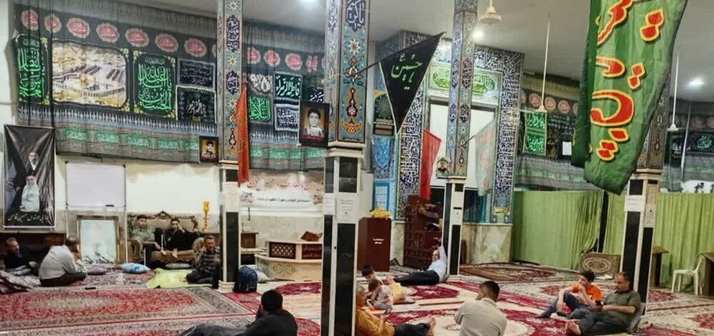 از مسجد تا مسیر کربلا؛ روایت خادمانی که اربعین را با عشق معنا میکنند