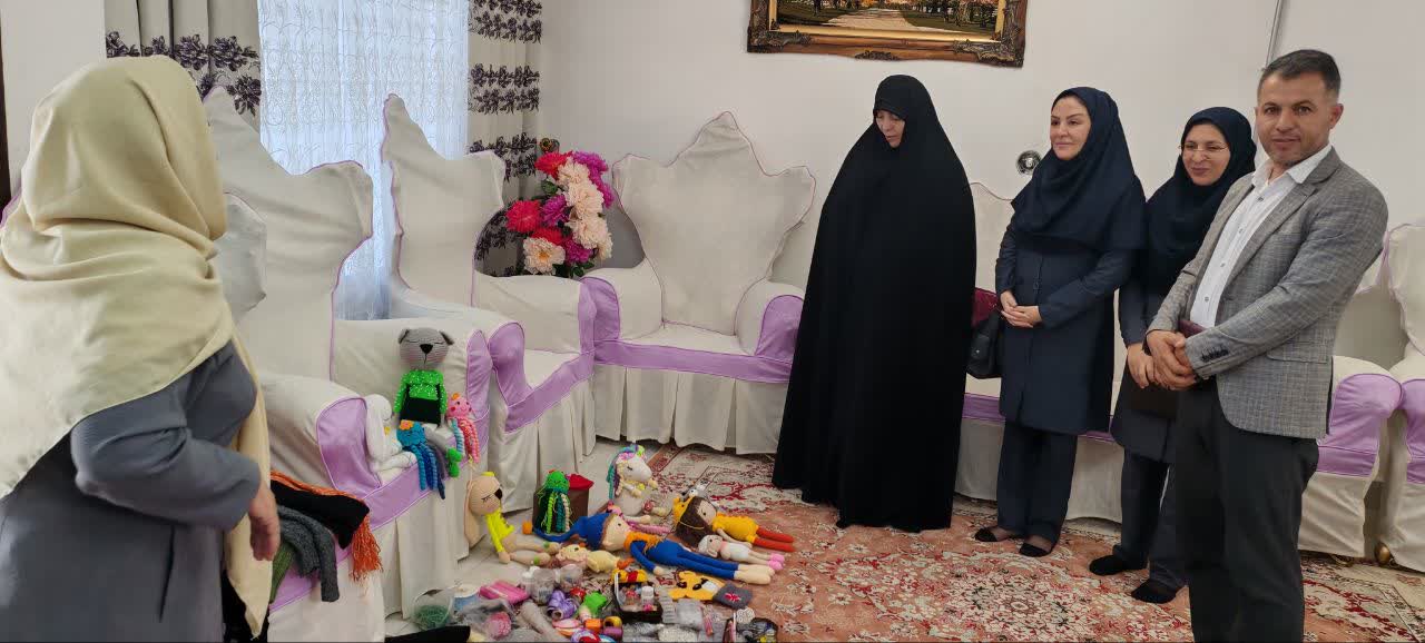 با تار و پود اراده، مرزهای ناتوانی را درنوردید/ آیسان الگویی برای جوانان استان