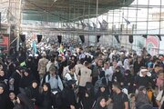 تردد بیش از ۲۲۰ هزار زائر از مرز مهران در یک شبانه‌روز