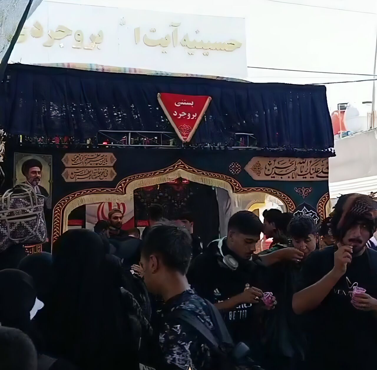 خدمت‌رسانی بچه‌های مساجد بروجرد به زائرین اربعین در کربلا