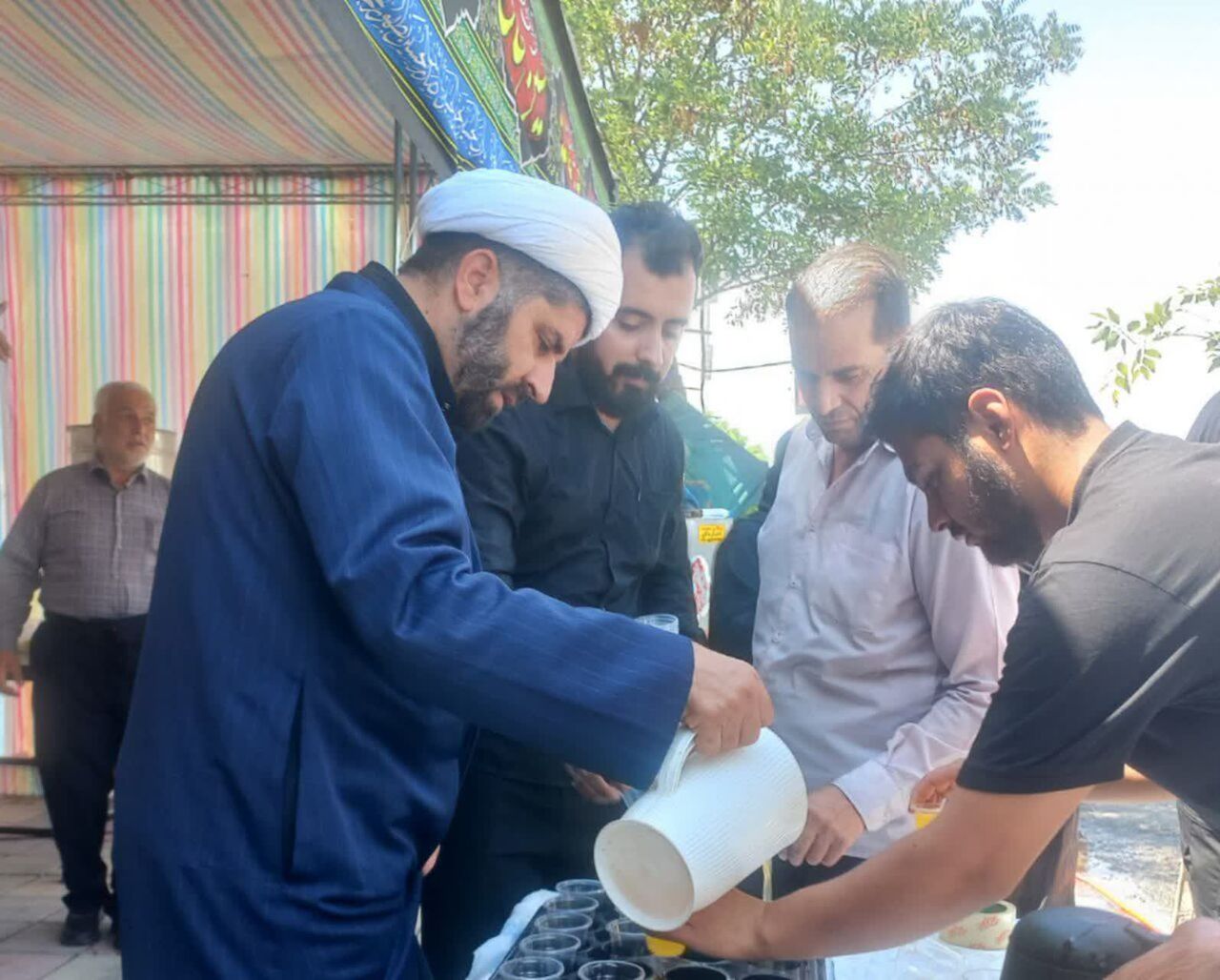 از نان روغنی تا سفرههای خدمت؛ روایت مهماننوازی مردم کردستان در مسیر زائران اربعین