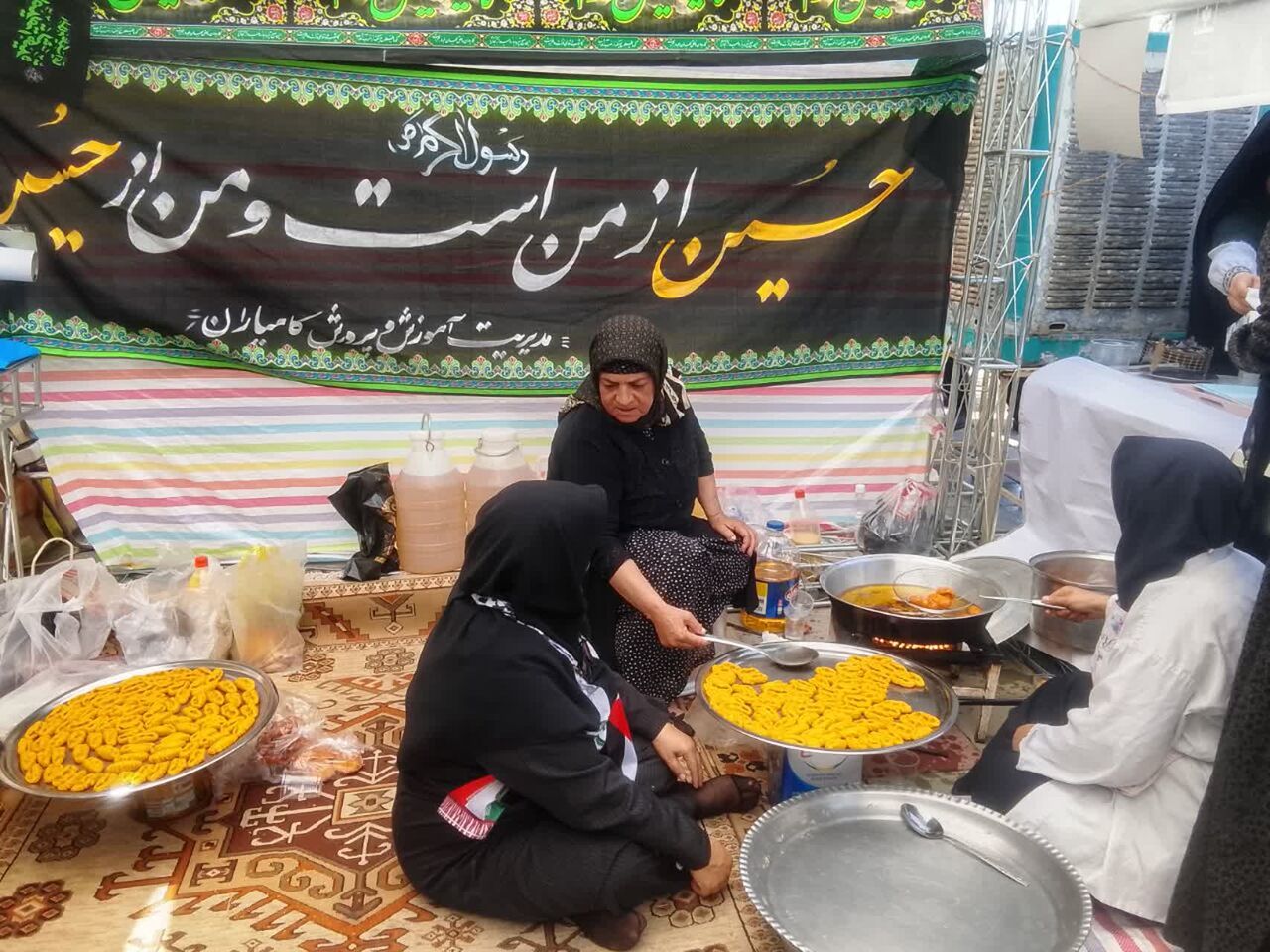 از نان روغنی تا سفره‌های خدمت؛ روایت مهمان‌نوازی مردم کردستان در مسیر زائران اربعین