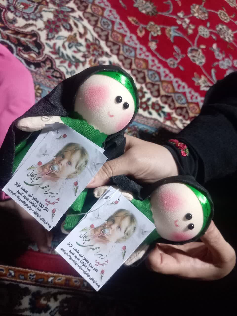 خدمت عاشقانه بانوان موکب نورالحسین(ع) به زائران اربعین در کرمانشاه