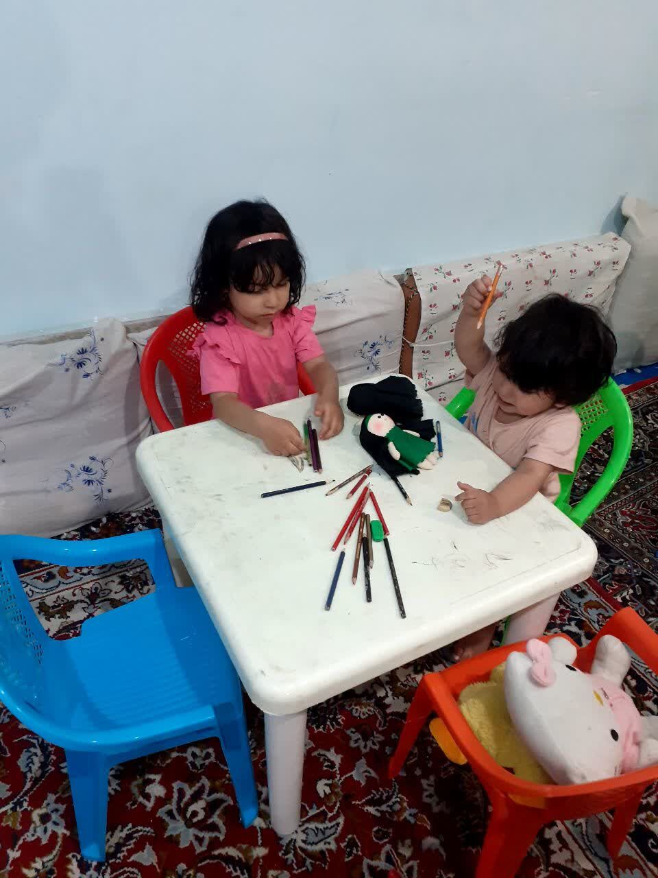 خدمت عاشقانه بانوان موکب نورالحسین(ع) به زائران اربعین در کرمانشاه