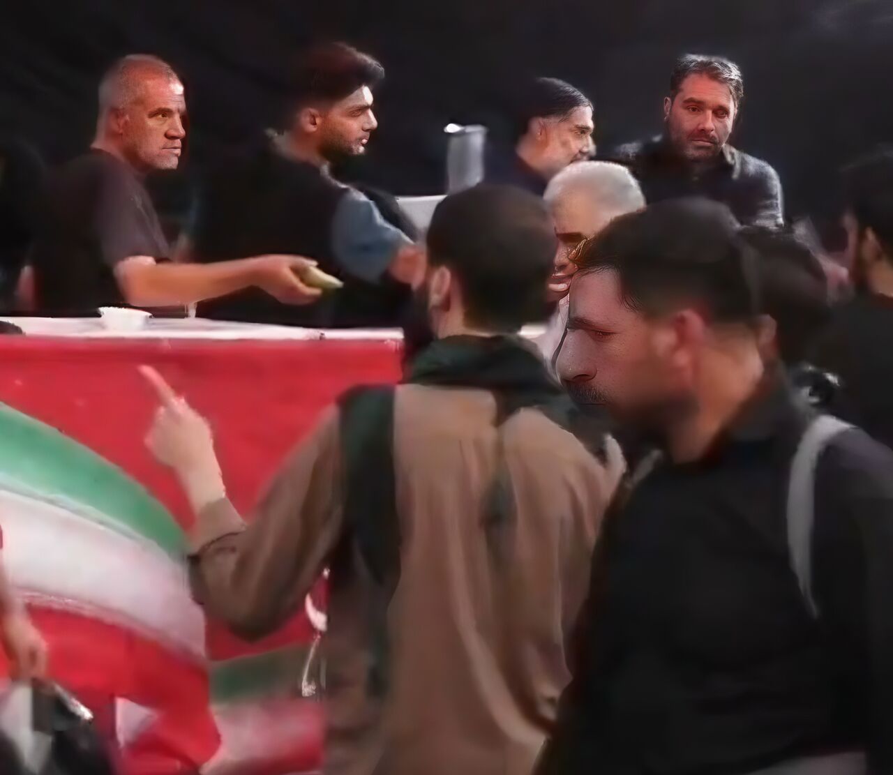 میزبانی بچه‌های مسجد امام حسن عسکری خرم‌آباد از زائرین اربعین در کربلا