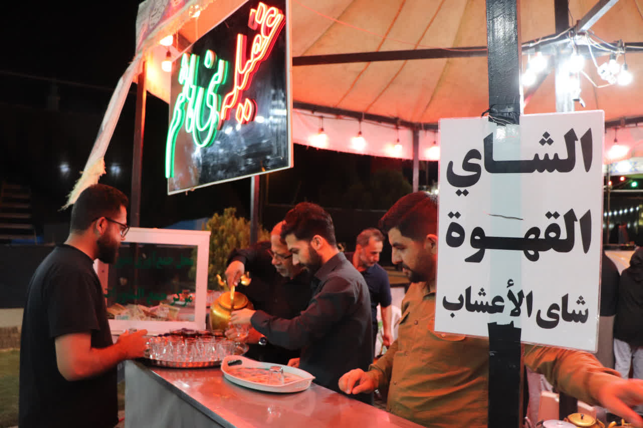 وقتی قلم‌ها در مسیر عشق به خدمت خادمان می‌درخشند؛ روایت شیفت خادمی خبرنگاران ملایری در مسیر اربعین