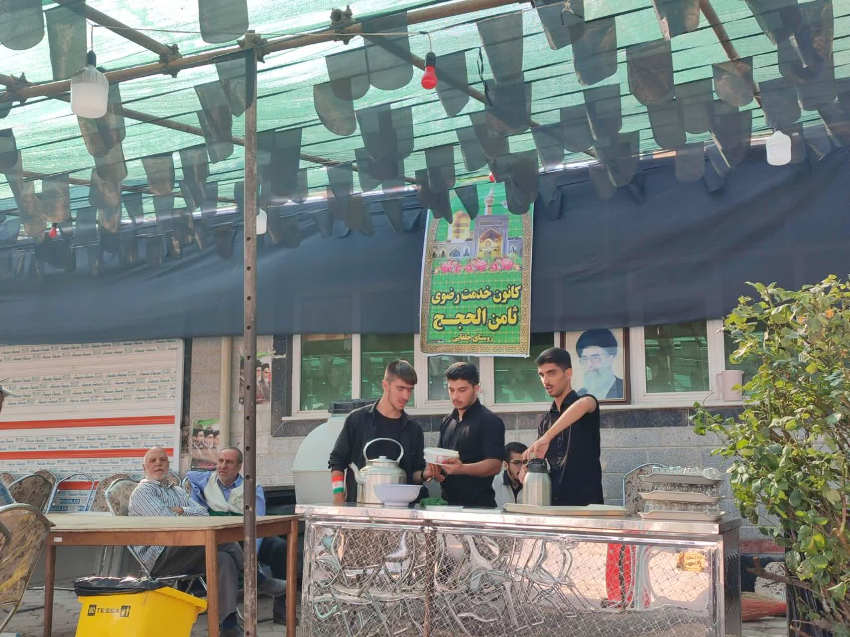 خدمترسانی جوانان کانون ثامنالحجج بناب به زائران اربعین در مسیر کربلا