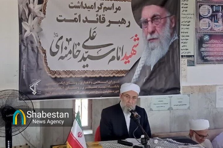 وحدت و تبعیت از رهبری ضامن حفظ عزت ملت ایران است