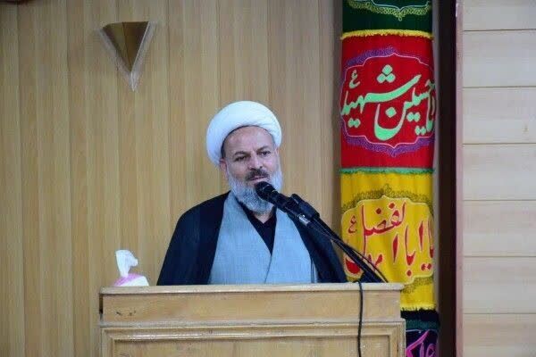 اربعین خونخواهی در همدان؛ تشییع پیکر شهید زائر و حمل ابرپرچم ۳۰۰ متری
