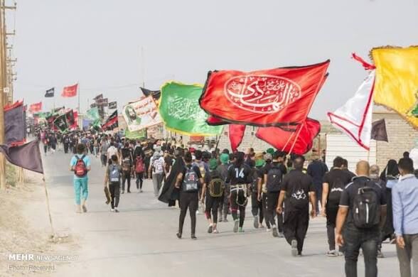 جلوه‌هایی زیبا از خدمت‌رسانی موکب امام علی(ع) روستای بلوران به زائران اربعین