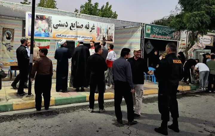 برپایی غرفه‌های صنایع‌دستی در کنار مواکب کامیاران، فرصتی برای معرفی هنرهای سنتی به زائران اربعین