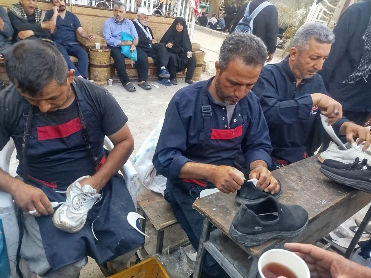 سفیرانِ عشق در طریقِ مشایه؛ روایتِ میزبانیِ مسجدی‌ها از زائرانِ اربعین در عمود ۱۸۸
