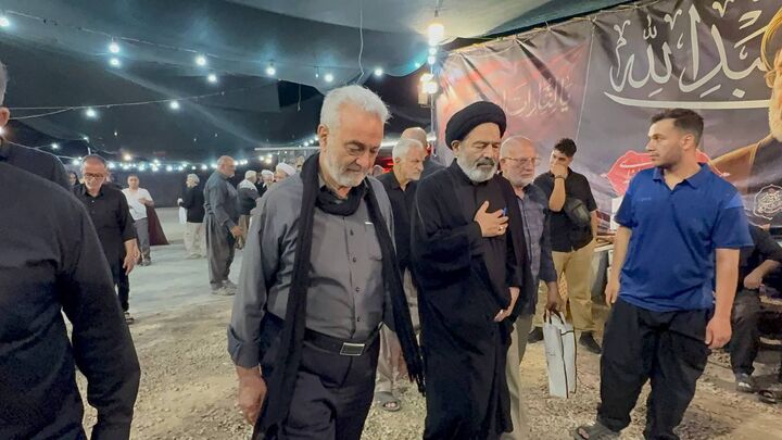 موکبی در خدمت‌رسانی به زائران اربعین در کربلا/تأکید بر تقویت فعالیت‌های تربیتی کودکان