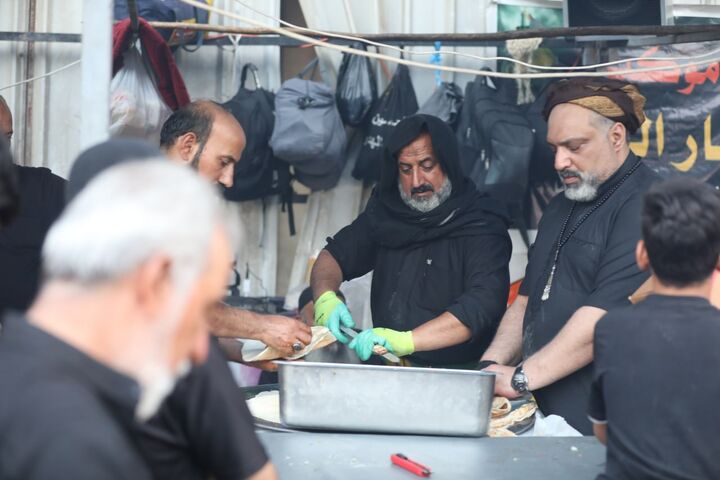 ۶۳ سال خدمت حسینی؛ «عشیره صبیح» از بغداد تا کربلا پای کار زائران اربعین
