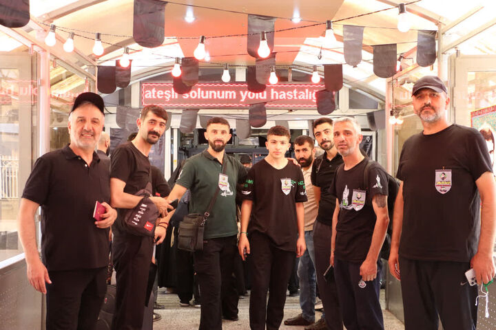 وقتی مرزها در برابر عشق به حسین (ع) رنگ می‌بازند/عزاداری زائران خارجی در مسیر عشق