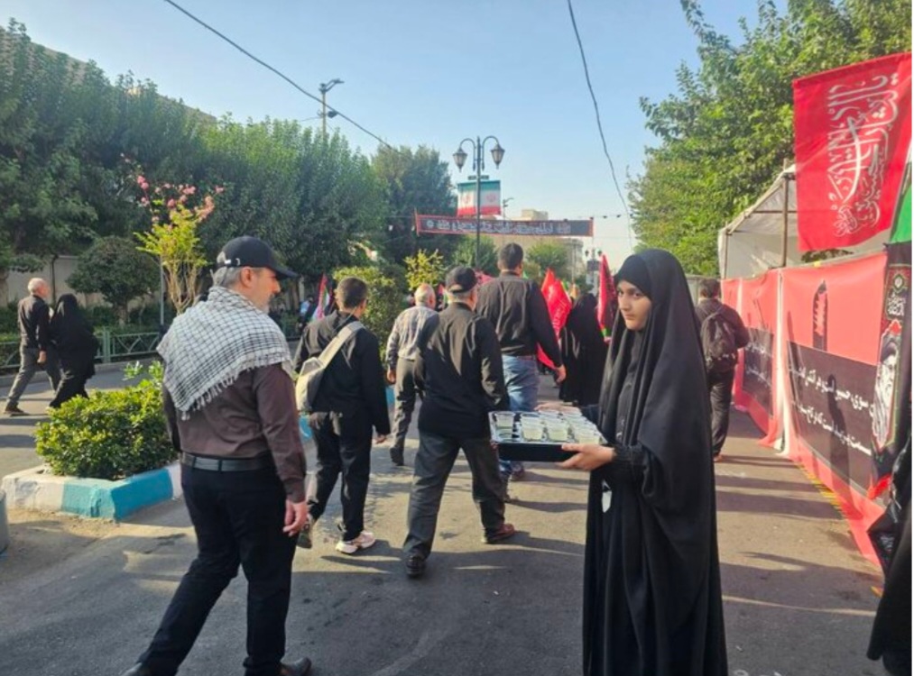 روایتی خدمت خالصانه بچه‌های مسجد در مراسم جاماندگان اربعین