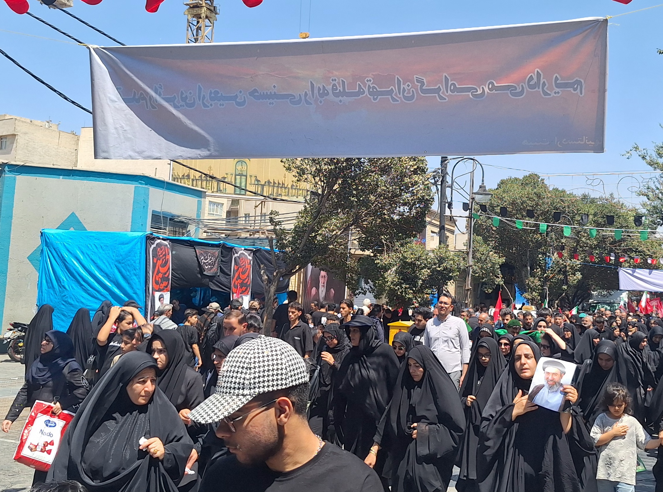 روایتی خدمت خالصانه بچههای مسجد در مراسم جاماندگان اربعین