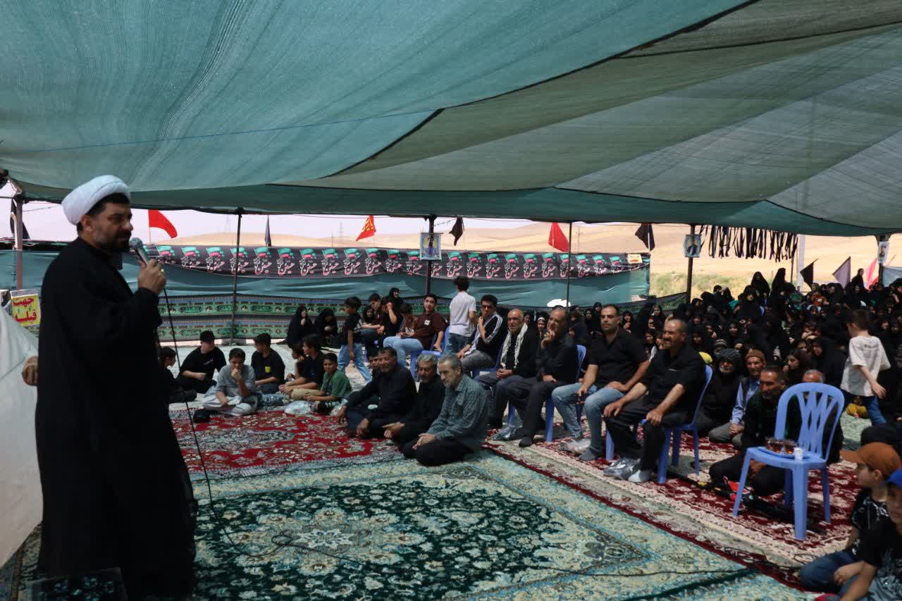 ایستادگی ایران اسلامی برگرفته از مکتب عاشوراست