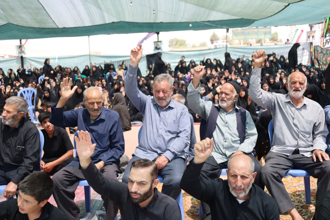 ایستادگی ایران اسلامی برگرفته از مکتب عاشوراست