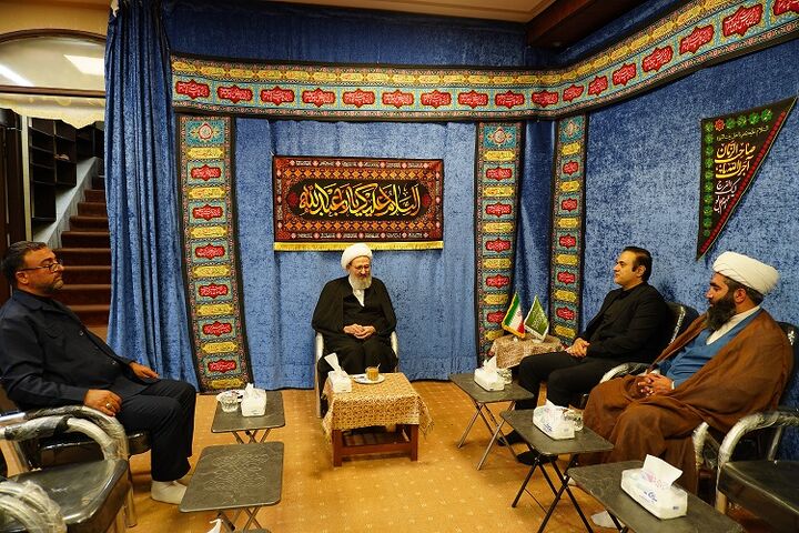 همکاری مردم و مسئولان در توسعه استفاده از نیروگاه‌های خورشیدی، کمک بزرگی به پیشرفت کشور است