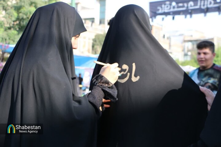 روایت عشق حسینی بر بومِ پیاده‌روی جاماندگان/ هنرِ متعهد؛ همسفرِ زائران تهرانی در مسیر اربعین