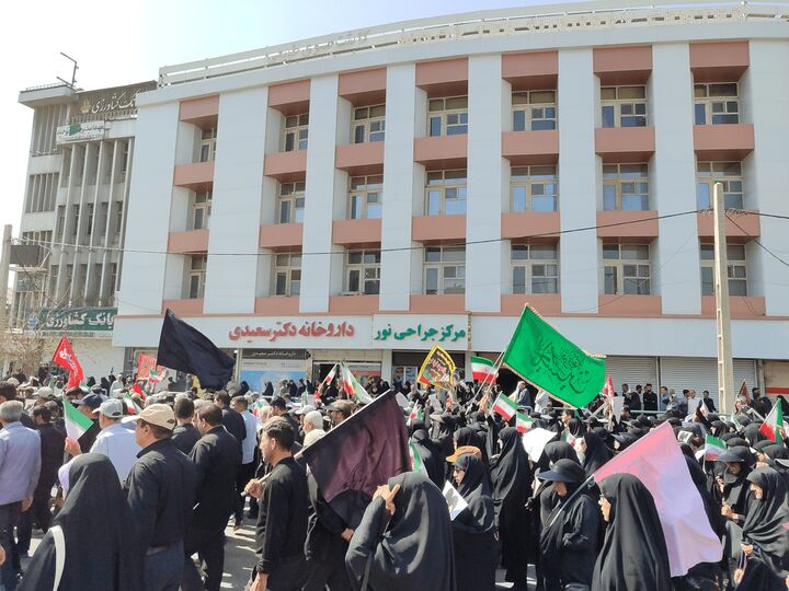 از میدان آزادی تا گلزار شهدا؛ حضور جاماندگان اربعین در کرمانشاه