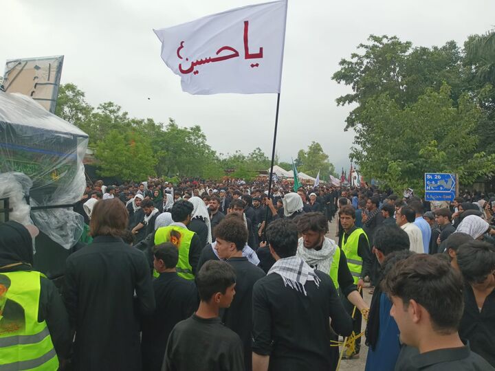 راهپیمایی عظیم اربعین حسینی در اسلام‌آباد با حضور هزاران عاشق اهل‌بیت(ع) برگزار شد