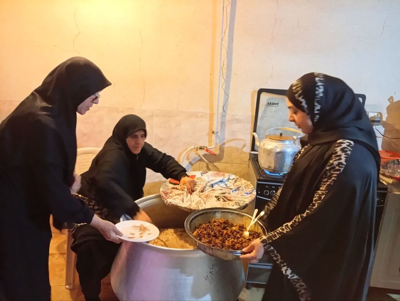 از اسکان تا سفرههای کرامت؛ موکب شهید حججی مسجد مقداد، مأمن عاشقان اربعین در مسیر دلدادگی