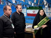 میعادگاهِ اشک و عطرِ رضوی؛ وقتی در دروازه‌ی ملایر، غبارِ کربلا با بوسه‌ی خادم یاران رضوی شسته می‌شود