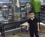 خدمت رسانی خادم ۵ ساله اربعین در موکب بیجار