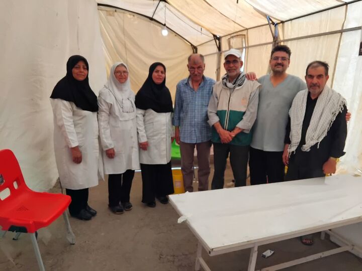 دستانی با عطر رضوی، در خدمت زائران حسینی؛ روایت خادم‌یاران سلامت در کربلا