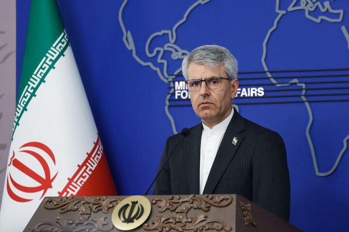 بقایی: تفاهم ایران-عمان به معنای امن شدن تنگه برای کشتی‌های عبوری نیست