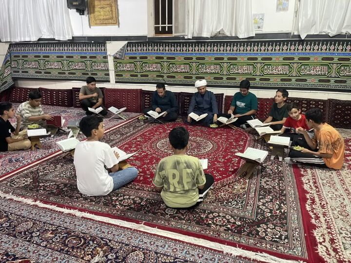 نشست پیشکسوتان قرآنی با نوجوانان در مسجد خاتم‌الانبیا(ص) کاشمر