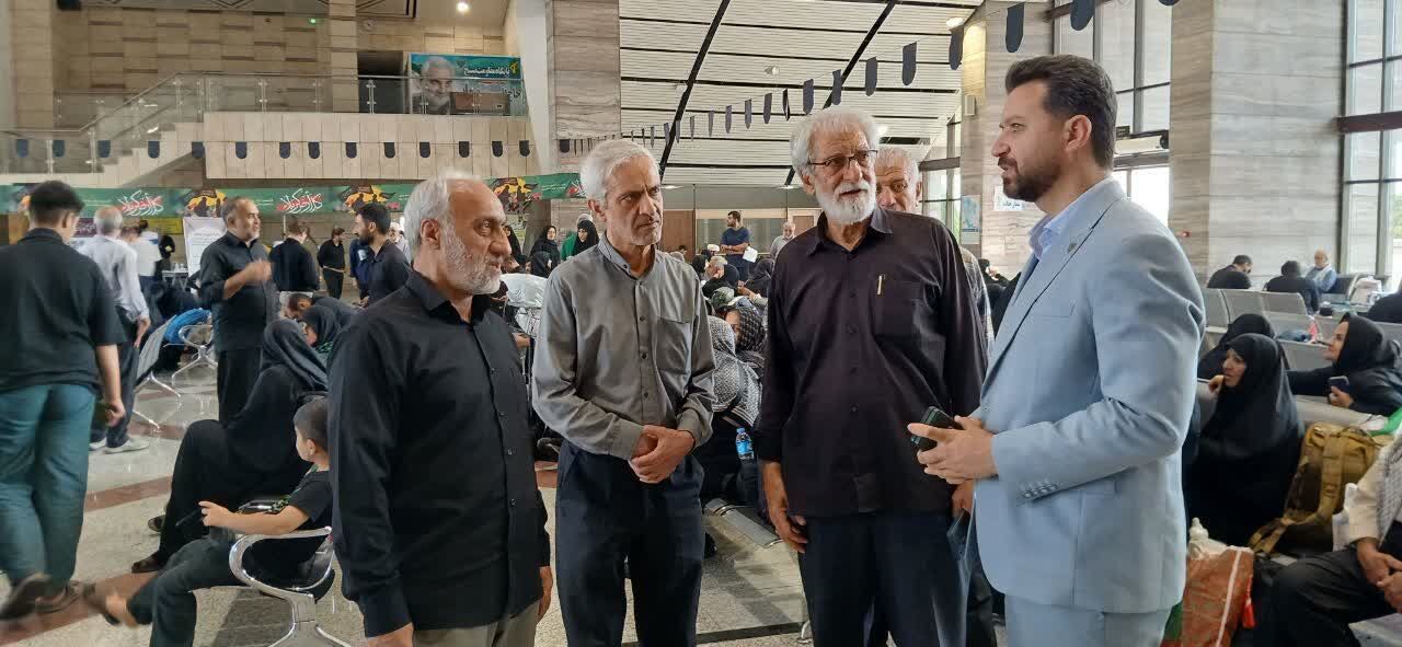 قطار خدمت رضوی به ایستگاه راه‌آهن کرمانشاه رسید؛ استقرار فوری دو موکب امام رضا(ع) برای استقبال از موج بازگشت زائران اربعین