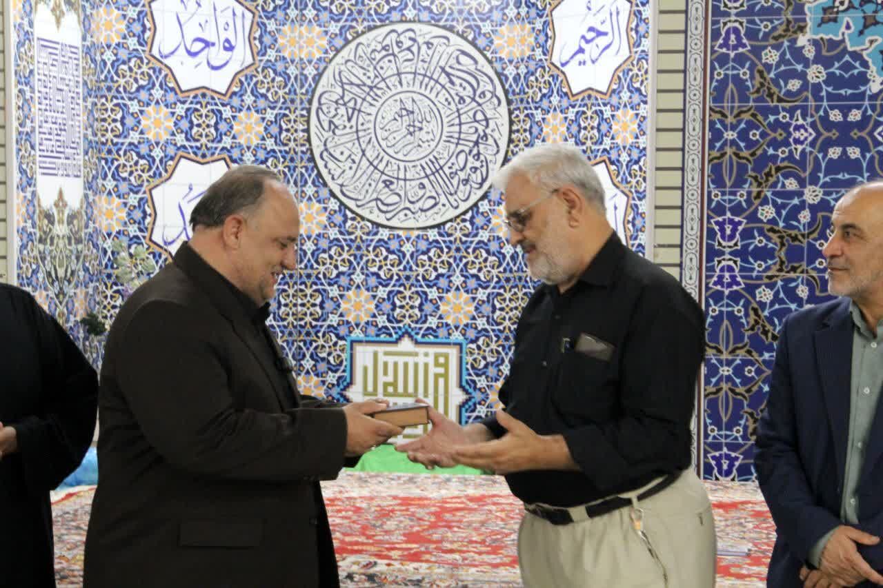 از سفره خدمت تا محفل نور؛ مسجد شهید علیرضا عاصمی جلوه‌ای از فرهنگ‌سازی اربعین در کرمانشاه شد
