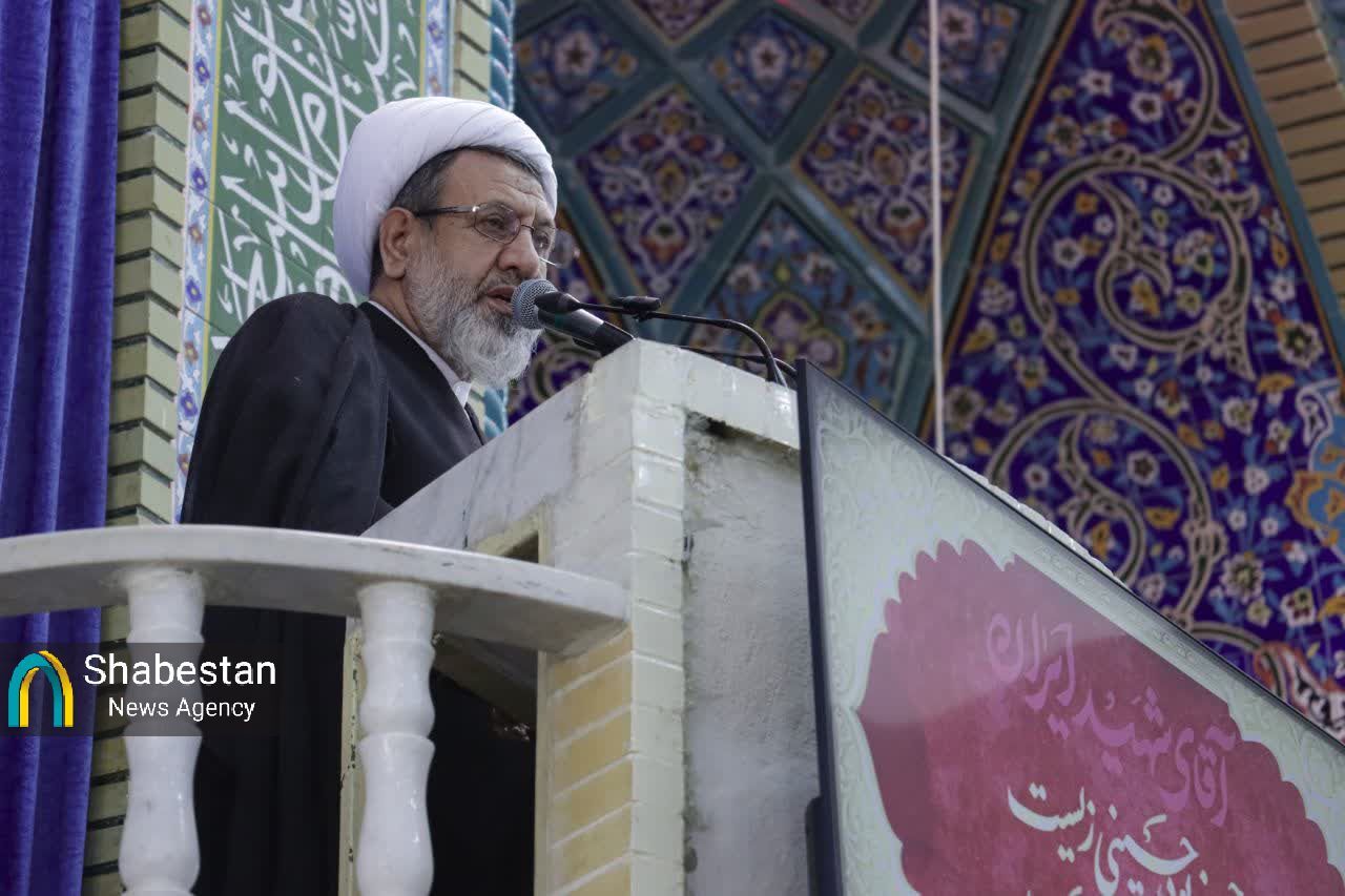 دوست و دشمن معترف به ابرقدرتی ایران اما برخی مطبوعات دنبال ضعیف جلوه دادن کشور هستند