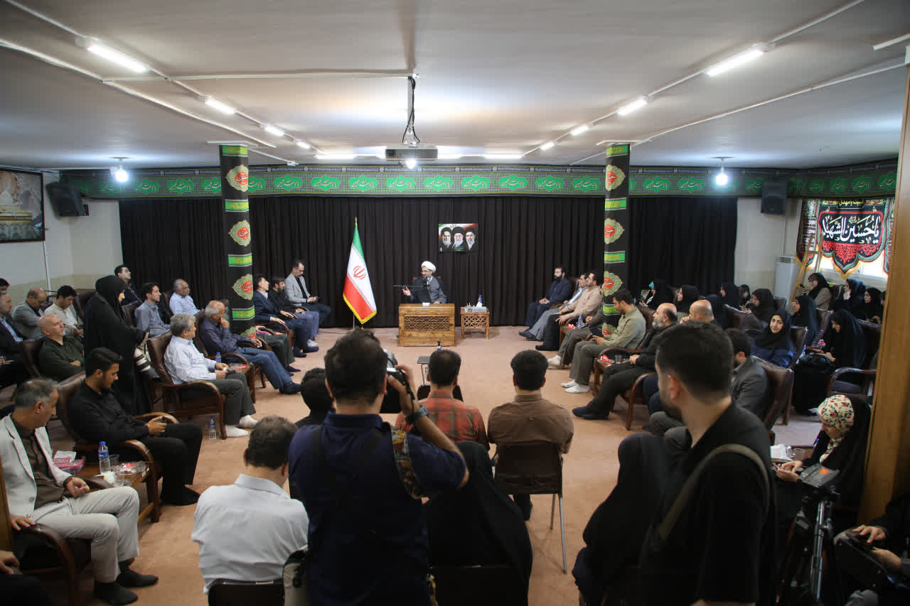 هرچقدر رسانه‌ها آزادانه مطالبه کنند، موجب رشد مسئولان می‌شوند