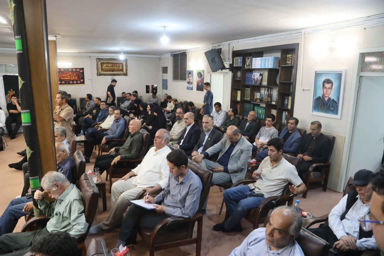 هرچقدر رسانه‌ها آزادانه مطالبه کنند، موجب رشد مسئولان می‌شوند