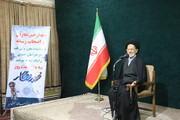 خبرنگاران با عبور از موانع رسانه‌ای دشمن، حقیقت را به گوش جهان برسانند