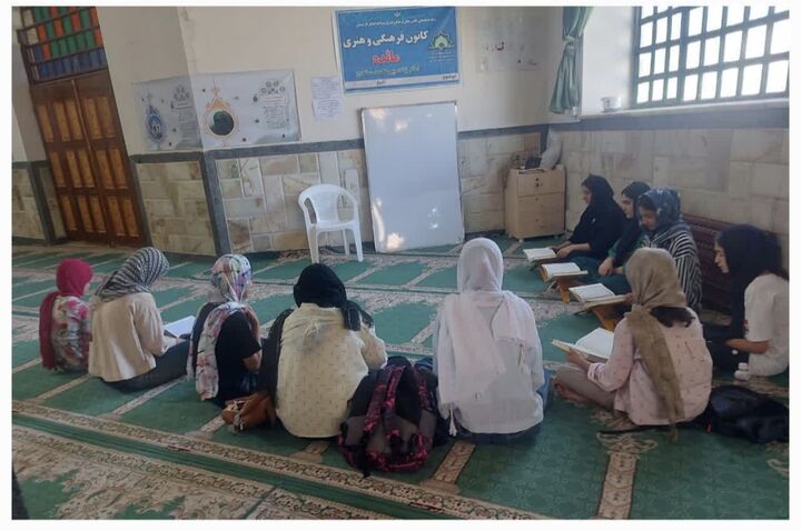 کلاس‌های حفظ جزء اول و دوم قرآن در کانون مائده سنندج تداوم دارد
