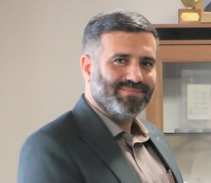 بچه‌های مسجد جنوب فارس برق‌کشی ساختمان می‌آموزند