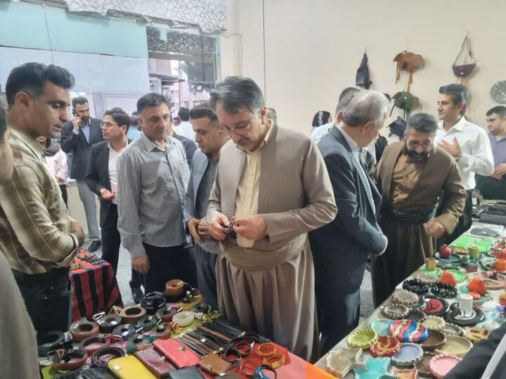 برپایی نمایشگاه صنایع دستی حرفه‌آموزان مرکز پویا در بانه