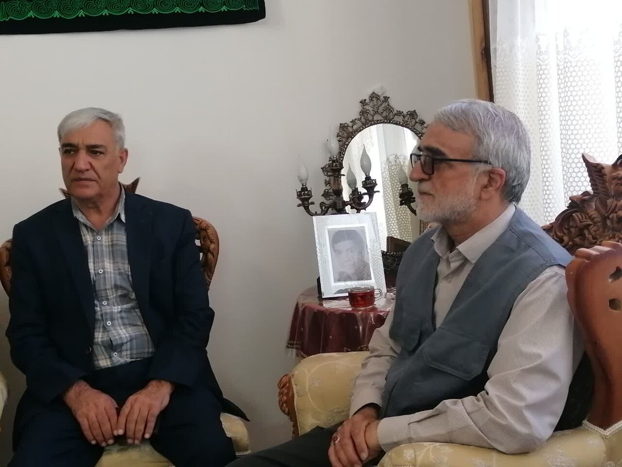 دیدار خبرنگاران بیرجندی با خانواده شهید فرهادی