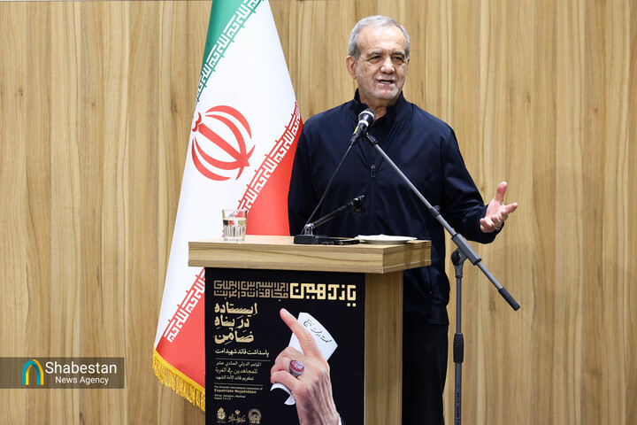 محاسبات دشمنان بر پایه داده‌های هوش مصنوعی و عناصر اجیرشده‌شان نقش بر آب شد/ باید در برابر تجاوز، ظلم و قلدری ایستاد و هرگز سر خم نکرد