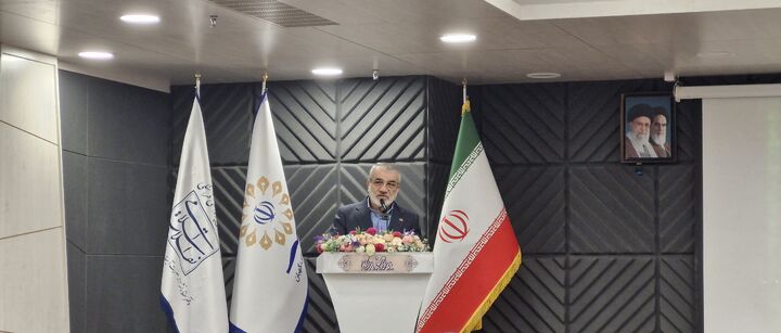 وظیفه همه صاحب‌نظران و فعالان سیاسی معرفی اندیشه‌های رهبر شهید به جهانیان است